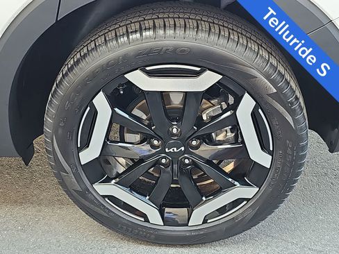Used 2025 Kia Telluride S AWD/4WD image 12