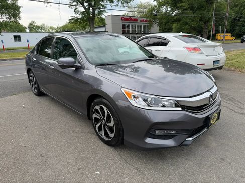 Used 2017 Honda Accord EX-L image 3