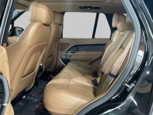 Used 2023 Land Rover Range Rover SE image 11