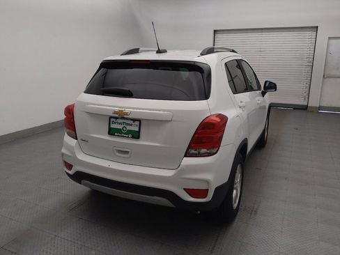 Used 2021 Chevrolet Trax LT w/ Premium Seat Package FWD image 7