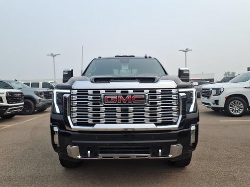 Used 2024 GMC Sierra 2500 Denali w/ Denali Reserve Package AWD/4WD image 2