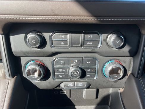 Used 2021 Chevrolet Suburban LS w/ Driver Alert Package image 25