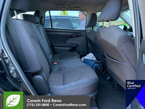 Used 2022 Toyota Highlander LE AWD/4WD image 15