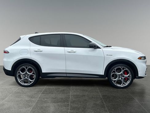 Used 2024 Alfa Romeo Tonale Veloce AWD/4WD image 8