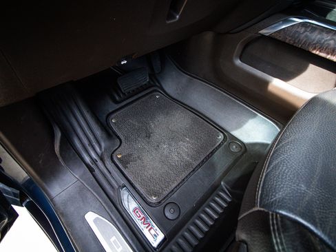 Used 2022 GMC Sierra 2500 Denali w/ Denali Ultimate Package image 17