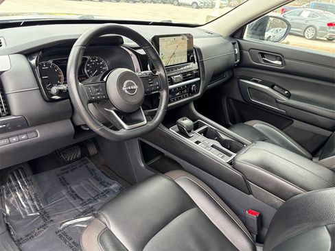 Used 2022 Nissan Pathfinder SL w/ Lighting Package (N92) image 8