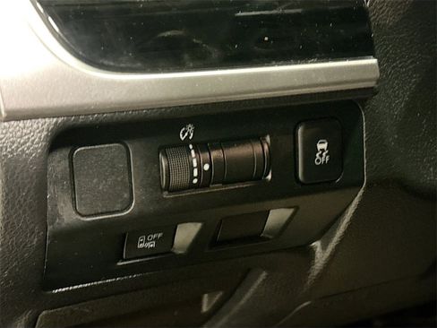 Used 2016 Subaru Crosstrek 2.0i Limited image 10