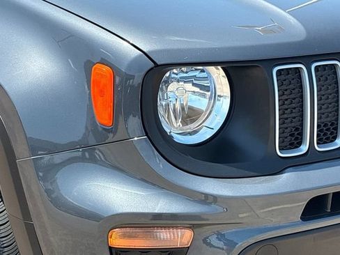 Used 2023 Jeep Renegade Latitude AWD/4WD image 27