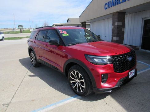 New 2026 Ford Explorer ST-Line AWD/4WD image 3