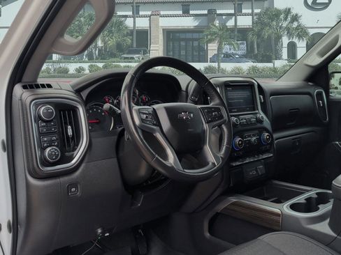 Used 2022 Chevrolet Silverado 1500 LT Trail Boss w/ Safety Package AWD/4WD image 12