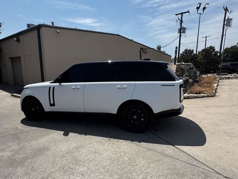 Used 2025 Land Rover Range Rover Long Wheelbase SE AWD/4WD image 4