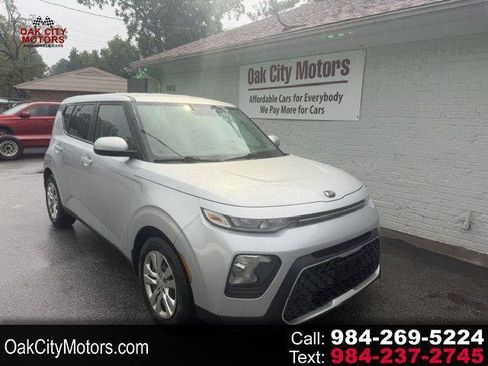 Used 2020 Kia Soul LX FWD image 1