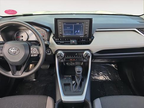 Certified 2022 Toyota RAV4 XLE w/ Convenience Package FWD image 10