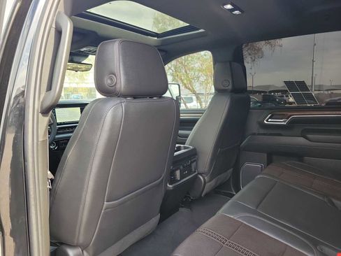 Used 2024 Chevrolet Silverado 2500 High Country w/ High Country Premium Package image 12