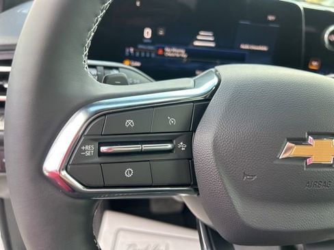 New 2026 Chevrolet Traverse LT w/ Sun and Wheel Package FWD image 19