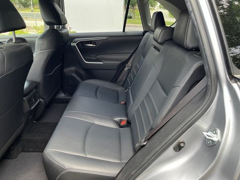 Used 2019 Toyota RAV4 XLE Premium FWD image 25