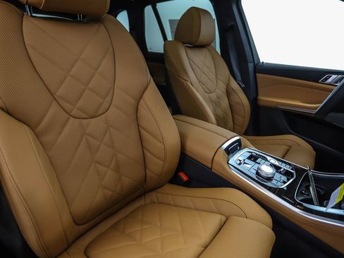 New 2026 BMW X5 xDrive50e w/ Executive Package image 31