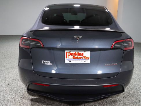 Used 2022 Tesla Model Y Performance image 8