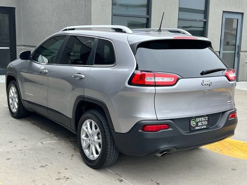 Used 2018 Jeep Cherokee Latitude image 7