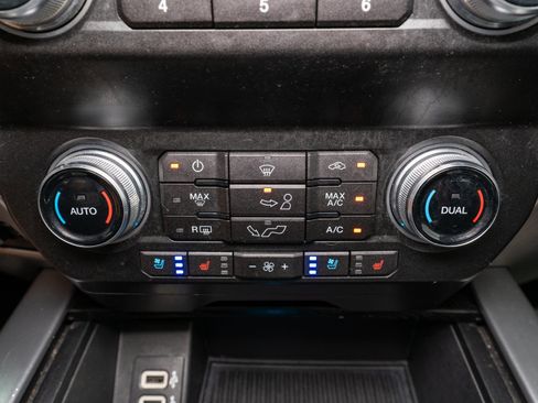 Used 2019 Ford F150 Platinum w/ Equipment Group 701A Luxury AWD/4WD image 26