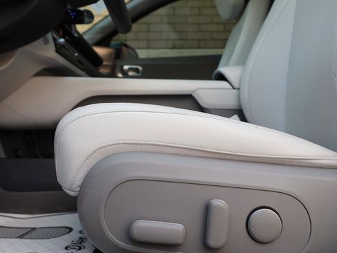 Used 2024 Hyundai Ioniq 6 SEL AWD/4WD image 17