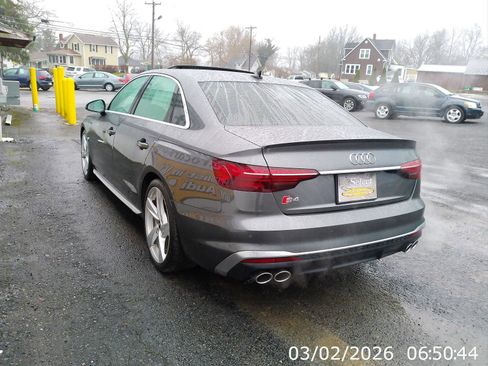 Used 2022 Audi S4 Premium Plus image 7
