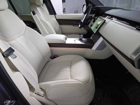 New 2026 Land Rover Range Rover SE AWD/4WD image 3