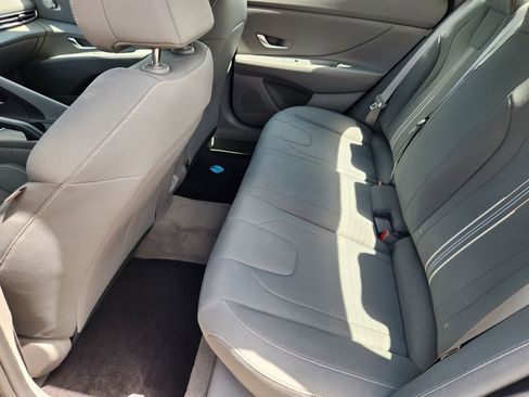 Used 2024 Hyundai Elantra SEL FWD image 28