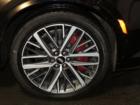 Certified 2024 Cadillac XT6 Sport w/ Technology Package image 32