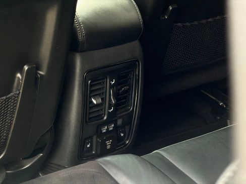 Used 2019 Dodge Durango GT AWD/4WD image 32