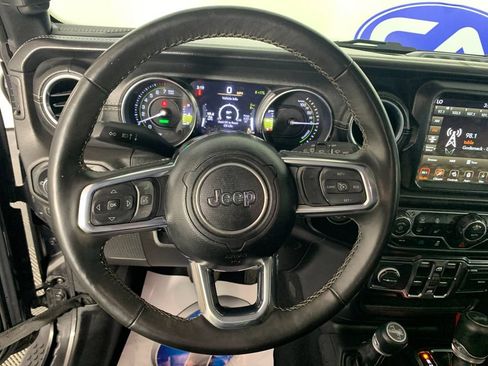 Used 2023 Jeep Wrangler Unlimited Sahara w/ Cold Weather Group AWD/4WD image 21