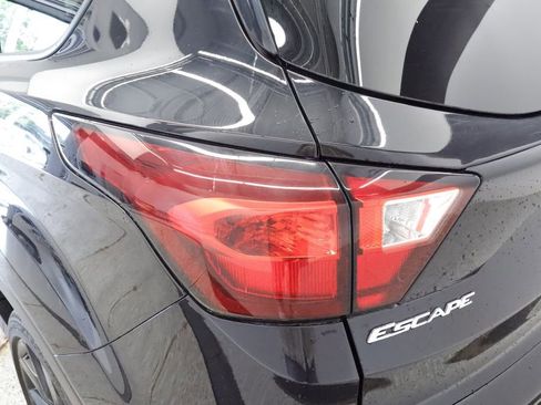 Used 2019 Ford Escape Titanium AWD/4WD image 17