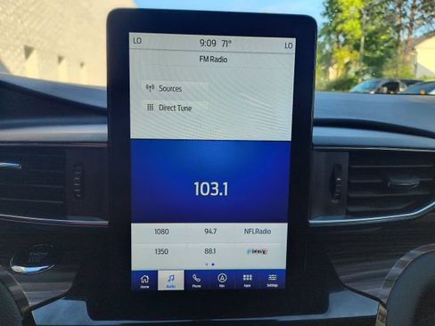 Used 2023 Ford Explorer Limited w/ Limited Technology Package AWD/4WD image 19