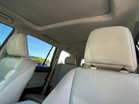 Used 2018 Lexus GX 460 Premium w/ Premium Package AWD/4WD image 11