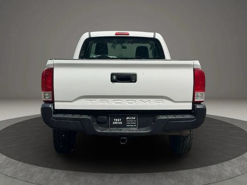 Used 2016 Toyota Tacoma SR RWD image 5