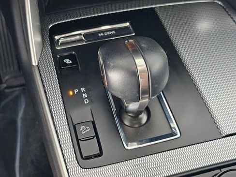 Used 2024 MAZDA CX-90 Plug-In Hybrid w/ Preferred AWD/4WD image 32