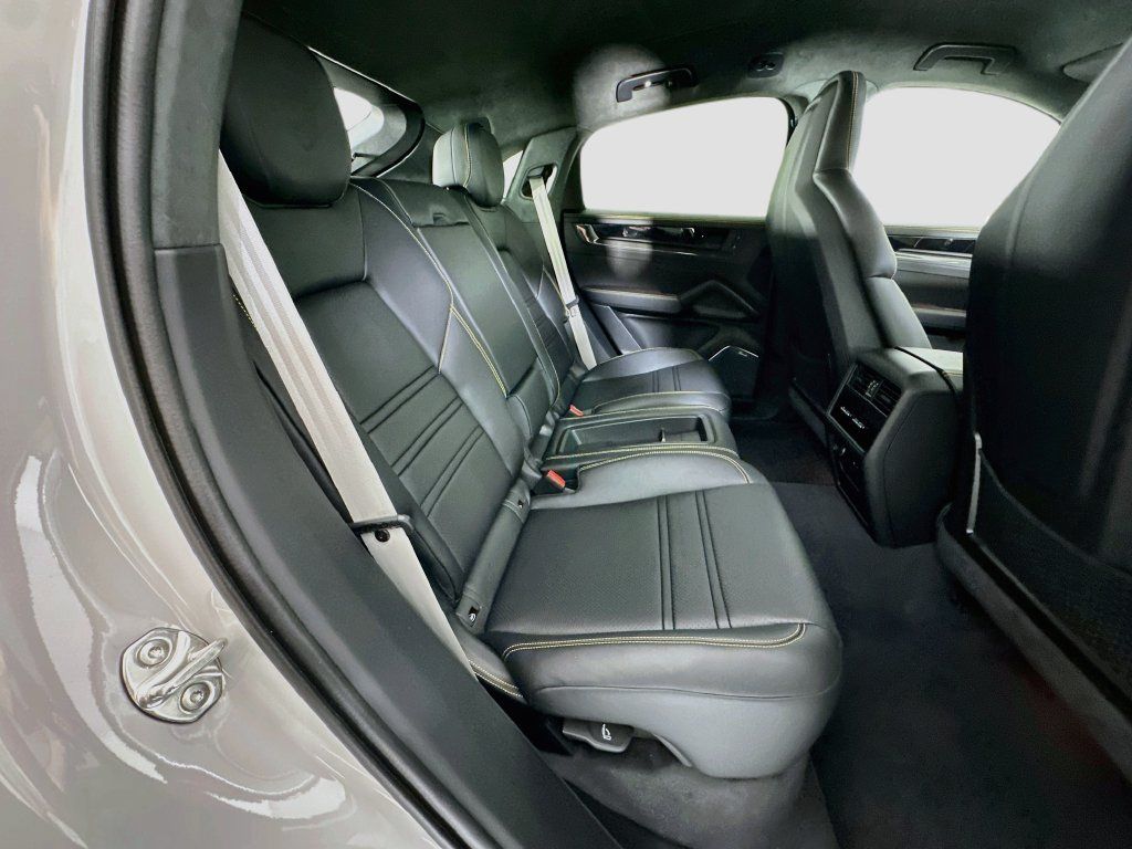 New 2026 Porsche Cayenne Turbo GT AWD/4WD image 28