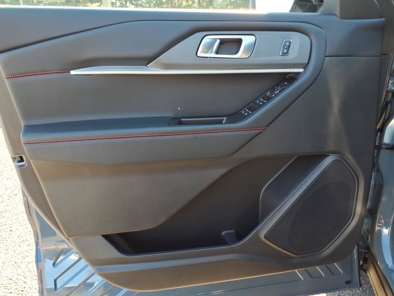 New 2026 Ford Explorer ST-Line AWD/4WD image 18