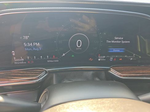 Used 2021 Cadillac Escalade Premium Luxury w/ Performance Package AWD/4WD image 17