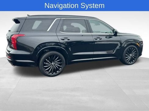 Used 2024 Hyundai Palisade Calligraphy image 2