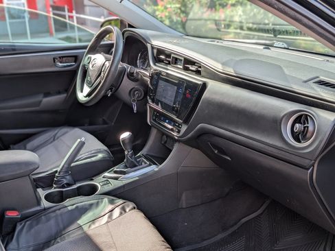 Used 2019 Toyota Corolla LE FWD image 22