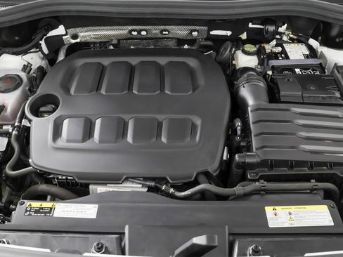 Used 2025 Volkswagen Tiguan SE R-Line AWD/4WD image 49