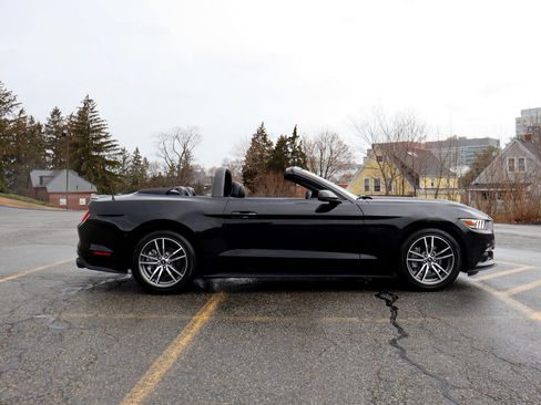 Used 2015 Ford Mustang Premium image 37