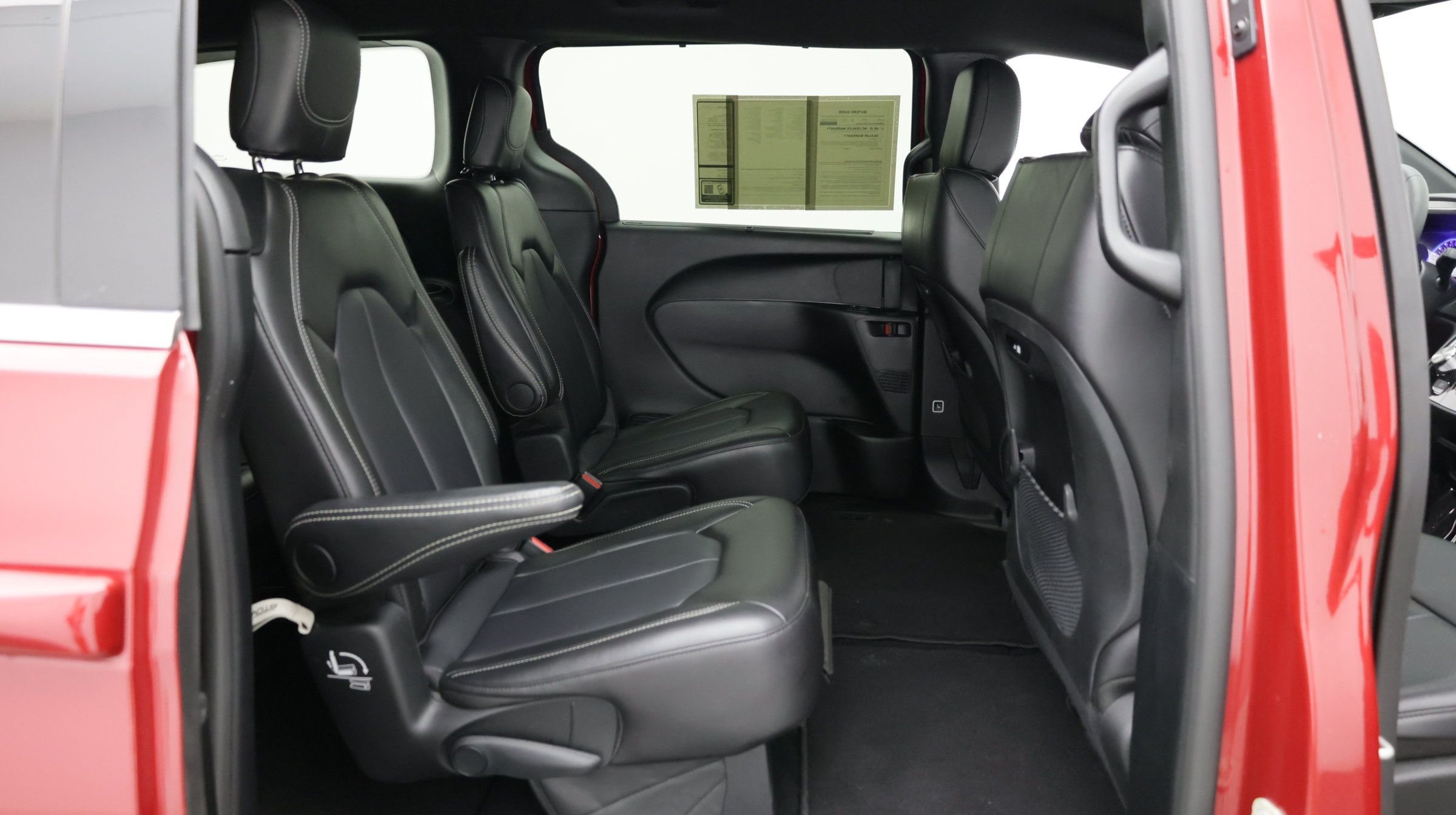 Used 2026 Chrysler Pacifica Select FWD image 32