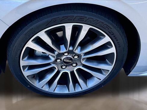 Used 2017 Lincoln Continental Reserve FWD image 32