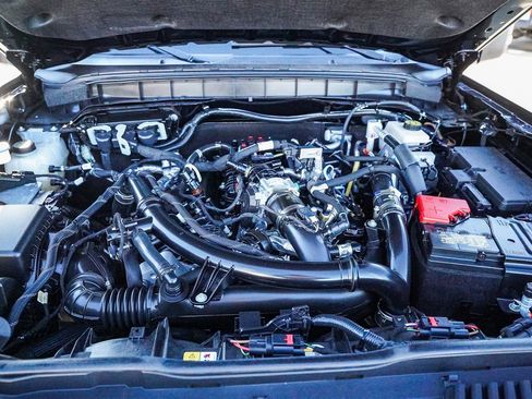 Used 2023 Ford Bronco Wildtrak image 28