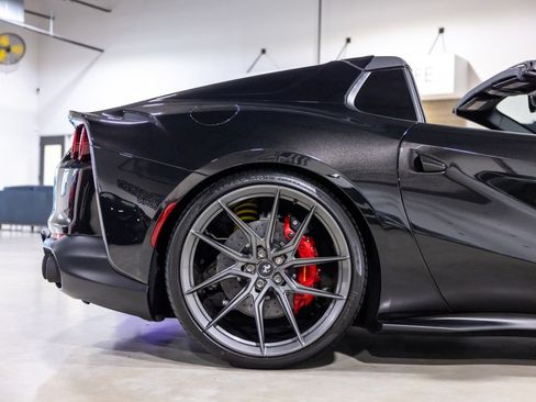 Used 2021 Ferrari 812 GTS RWD image 26