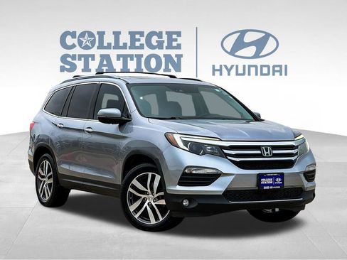 Used 2017 Honda Pilot Elite image 3