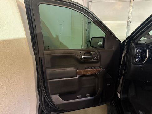 Used 2020 GMC Sierra 1500 Denali w/ Technology Package AWD/4WD image 9