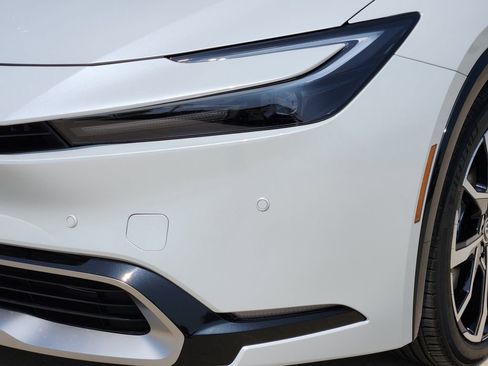 New 2026 Toyota Prius Plug-In Hybrid FWD image 6